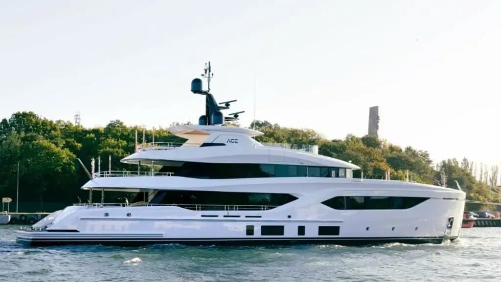 Spezialist für Rohrleitungs- und Yachtbau