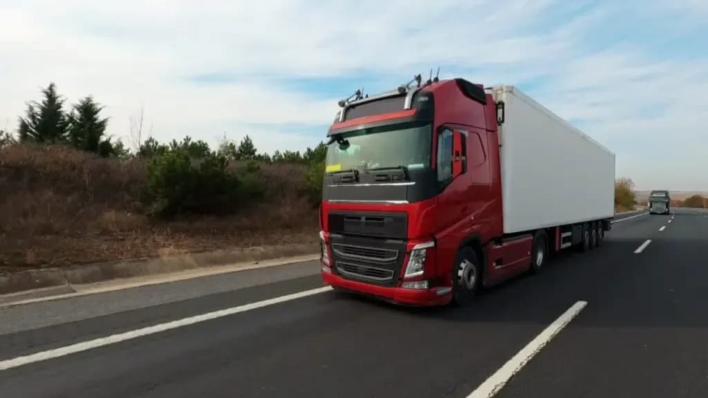 Berufskraftfahrer C+E mit Planenauflieger